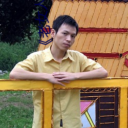 《老女人(rén)擦她(tā)毛茸茸(rōng)的阴户》